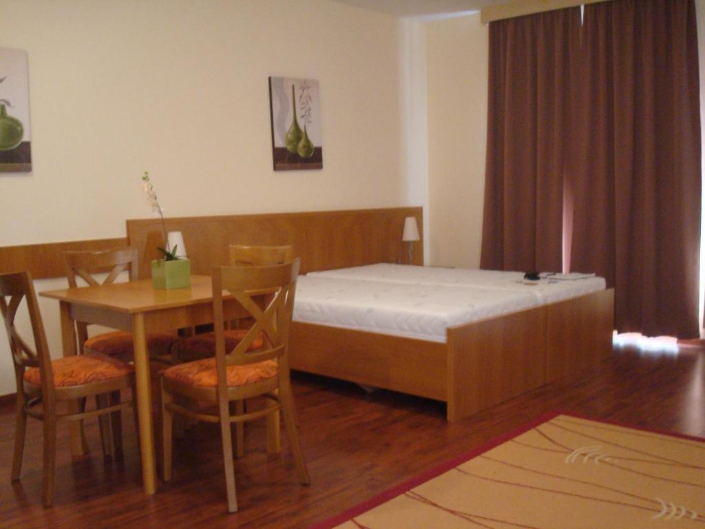 Carpe Diem Apartment Hajdúszoboszló Δωμάτιο φωτογραφία