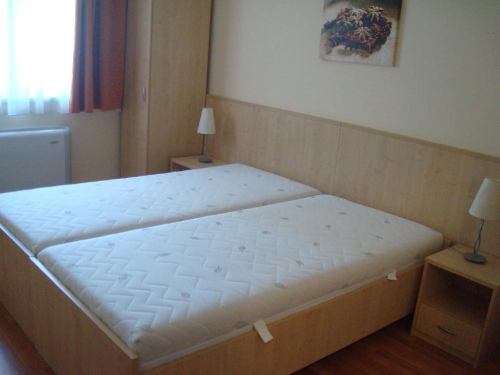 Carpe Diem Apartment Hajdúszoboszló Δωμάτιο φωτογραφία