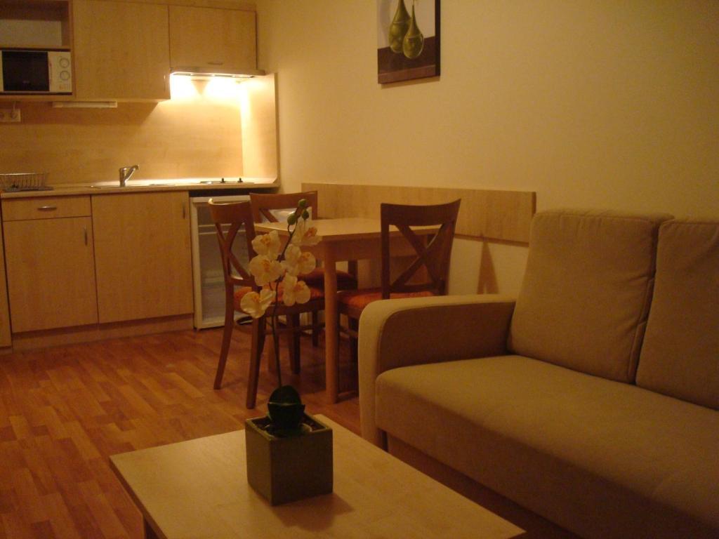 Carpe Diem Apartment Hajdúszoboszló Δωμάτιο φωτογραφία